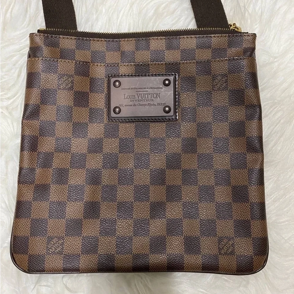 Louis Vuitton 2010 Brooklyn Pochette Plate shoulder bag